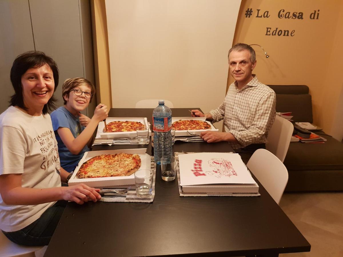 La Casa Di Edone Apartman Monzambano Kültér fotó