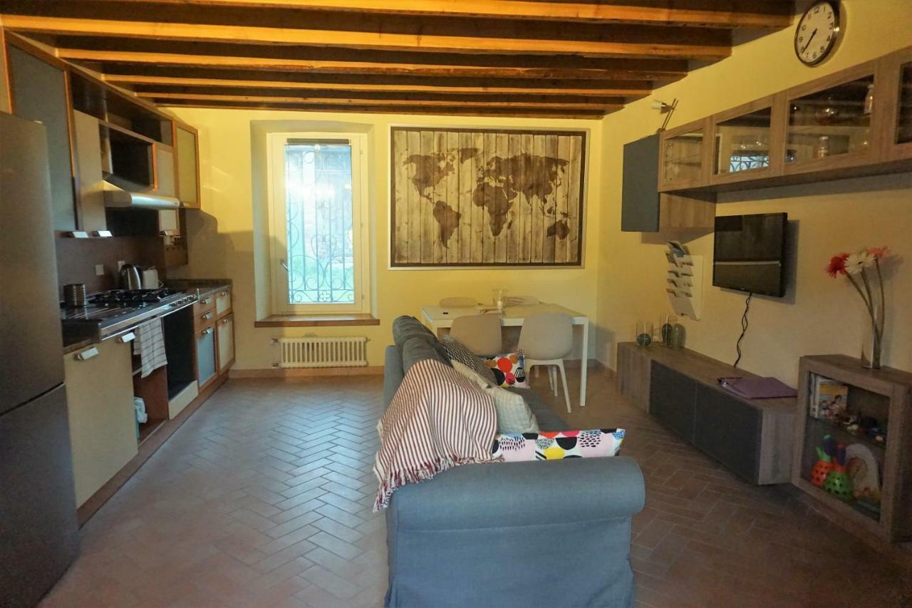 La Casa Di Edone Apartman Monzambano Kültér fotó