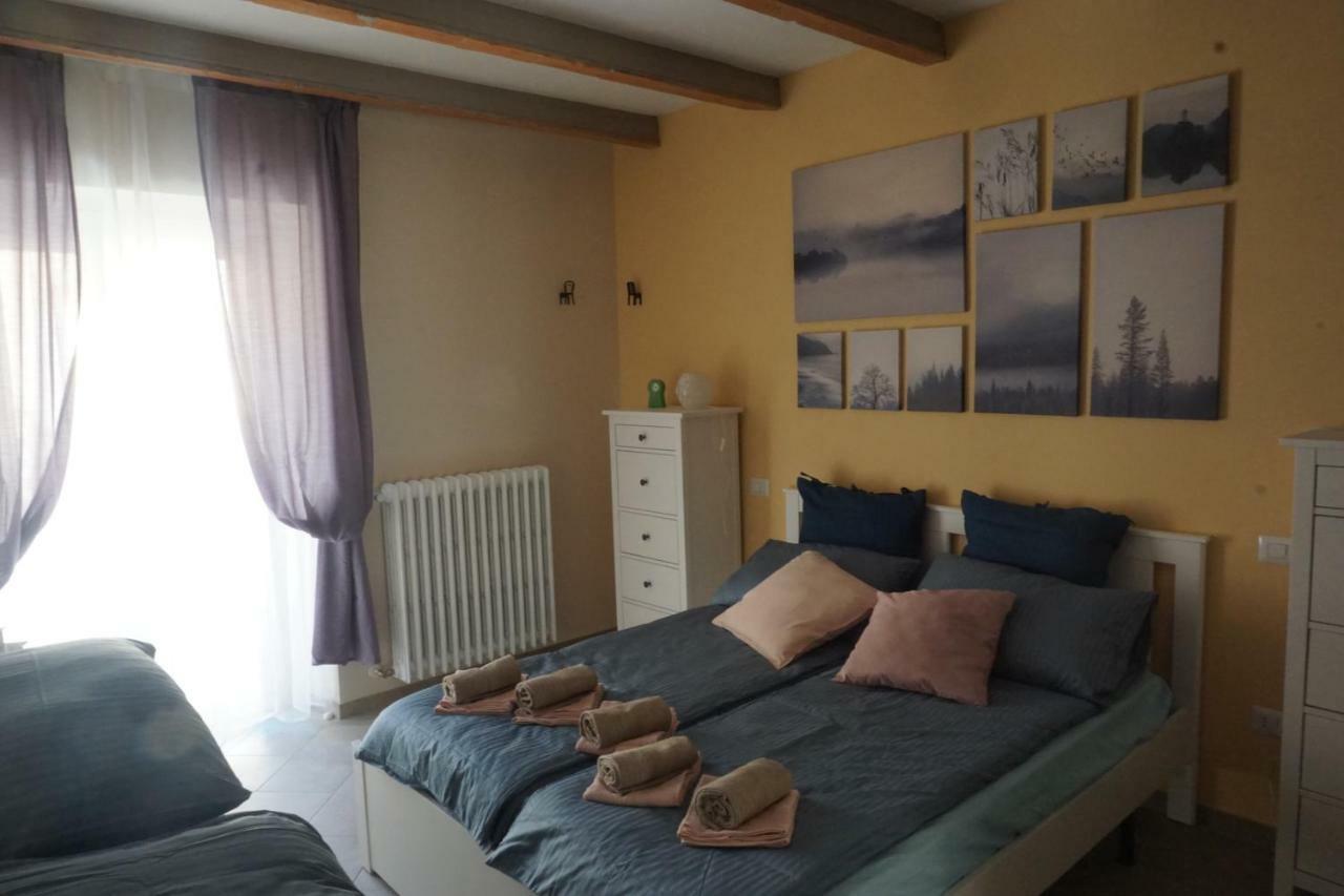 La Casa Di Edone Apartman Monzambano Kültér fotó